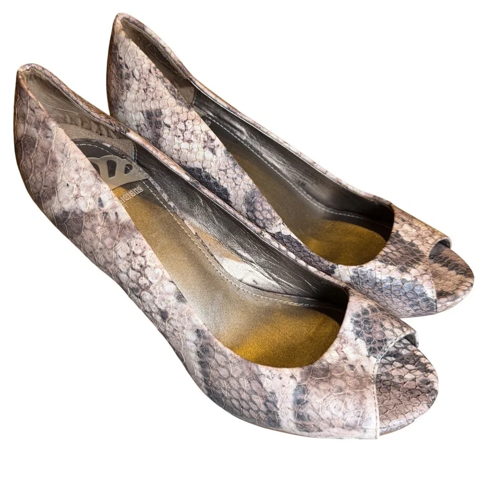 Fergalicious Grace Snakeskin Peep Toe Pumps High Heels Beige Grey Womens Size 7M